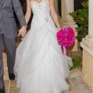 Mori lee size 4 corset style wedding dress & veil